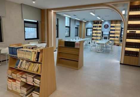 北京理工大学-图书馆家具定制案例项目实景图